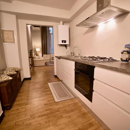 Apartment La Loggia Delle Regine, In Centro Fronte Acquario, Wi-fi Ac *